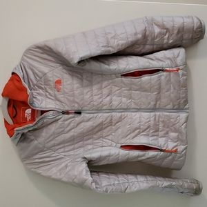 North Face lightweight puffy jacket. Silver and orange, sz xs